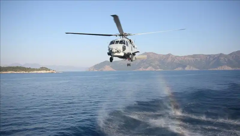 Askeri Helikopterin Denize Acil İnişi: Neler Oldu?