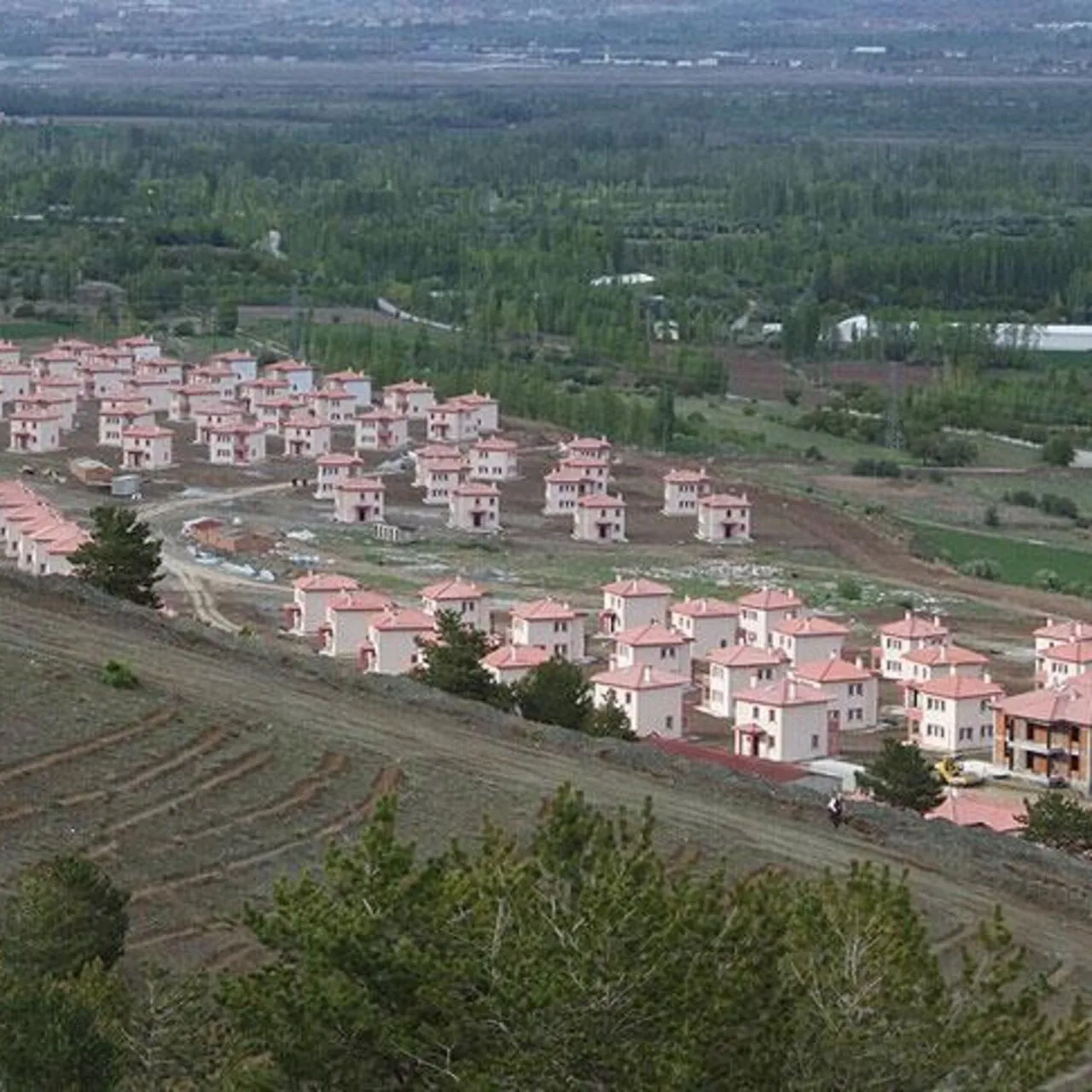 TOKİ Arsa Satışında 2. Gün: Yoğun İlgi Devam Ediyor