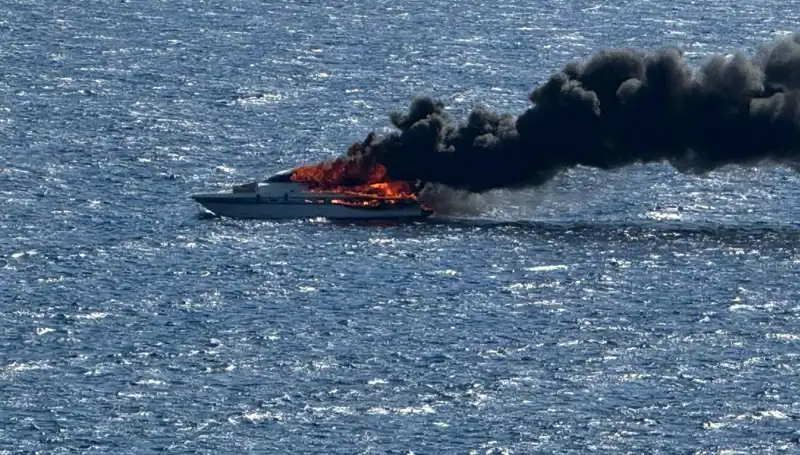 İzmir'de Motoryatında Yangın Çıktı: Teknede Büyük Hasar!