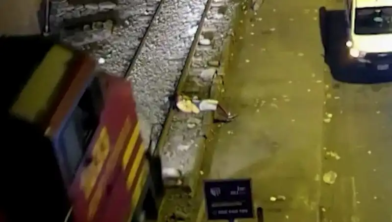 Tren Felaketinin Ardından Mucizevi Kurtuluş: Hayat Devam Ediyor!