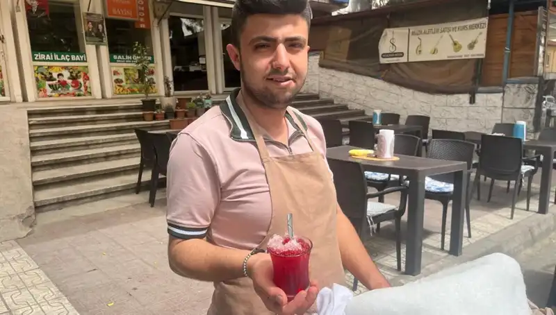 Dağların Zirvesindeki Kar Haziran Sıcağında Serinliğe Dönüşüyor