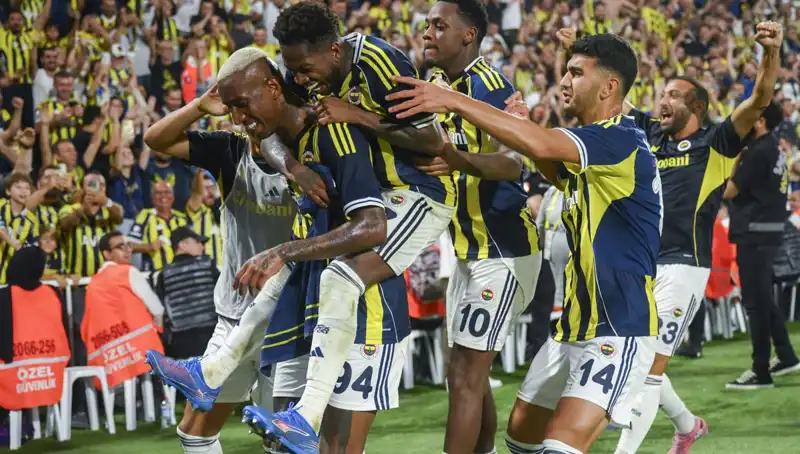 Fenerbahçe'nin Cebini Dolduran Turist Akını ve Ekonomik Yansımaları
