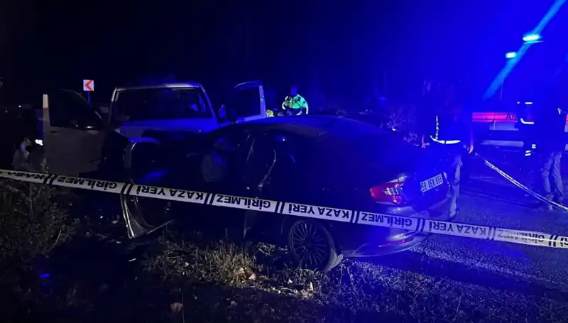 Ters Şeritteki Minibüs Kazası: 1 Can Gitti, 8 Kişi Yaralandı