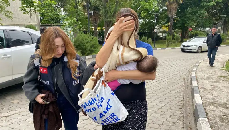 Evlerden Hırsızlık Yapan Kadın, Polisin Takibiyle Görüntüleri ile Yakalandı