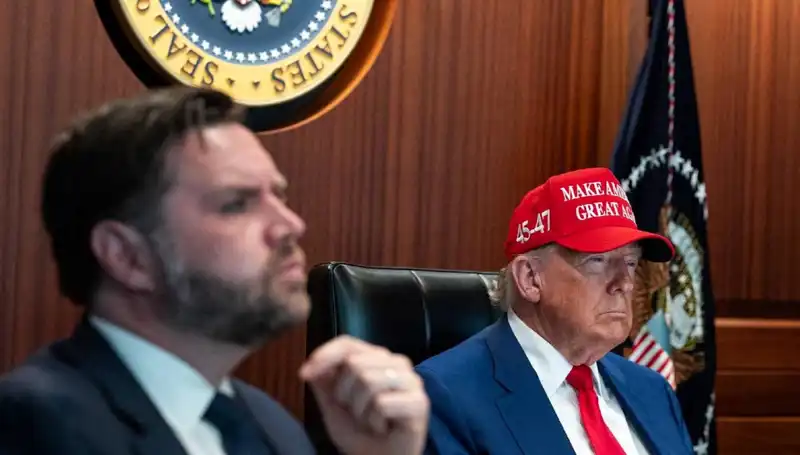 Trump'ın Azil Tasarısı Reddedildi: Siyasi Gelişmeler Gözler Önünde