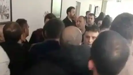 Karamürsel Belediyesi’nde İhale Kavgası: Siyaset ve Ekonomi Karıştı