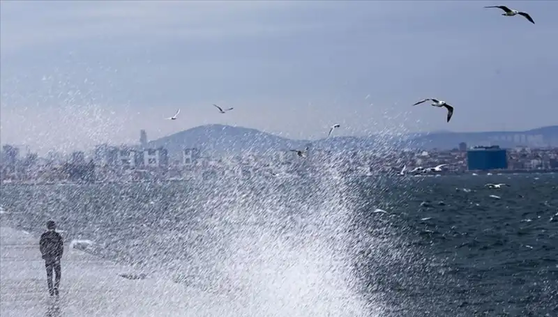 Marmara ve Ege Denizi'nde Kuvvetli Rüzgar Uyarısı: Dikkat Edilmesi Gerekenler