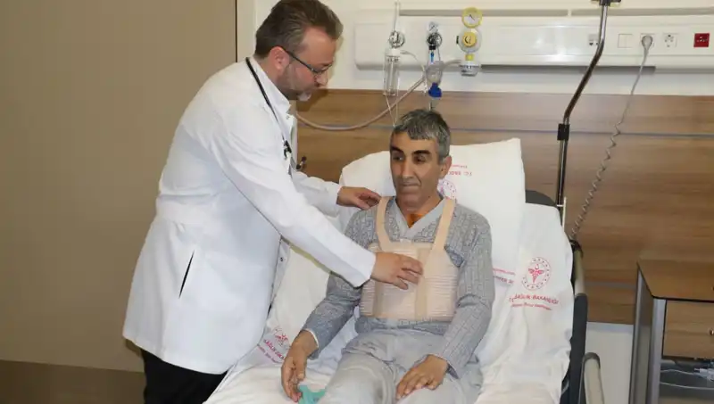 Şok Edici Olay: İki Kez Aort Damarı Yırtılan Hastanın Ameliyatı 8,5 Saat Sürdü