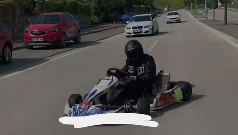 Go-Kart Sürücüsünden Şaşırtan Drift Gösterisi: Tehlikeli Anlar!