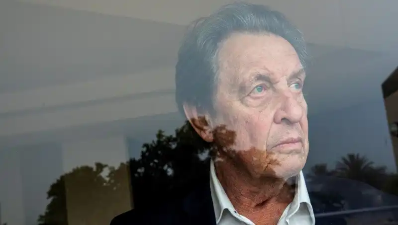 Elon Musk’ın Babasından Çarpıcı İtiraflar: 3 Cinayet ve Sıra Dışı İddialar