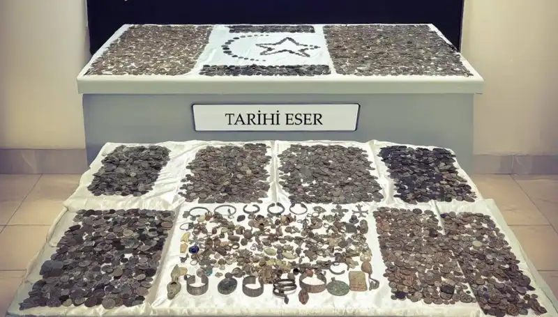 Sınırda Tarihi Eser Kaçakçılığı: 12 Bin 770 Parça Ele Geçirildi!