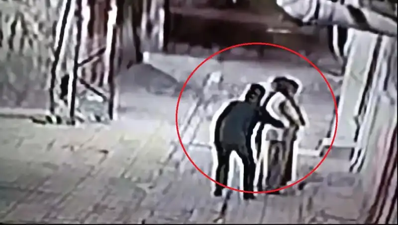 Polisler Pazarcı ve Simitçi Kılığına Girerek Kapkaççılara Darbe Vurdu