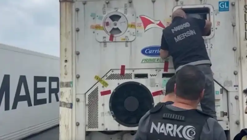 Mersin'de Büyük Uyuşturucu Operasyonu: 15 Kişi Gözaltına Alındı