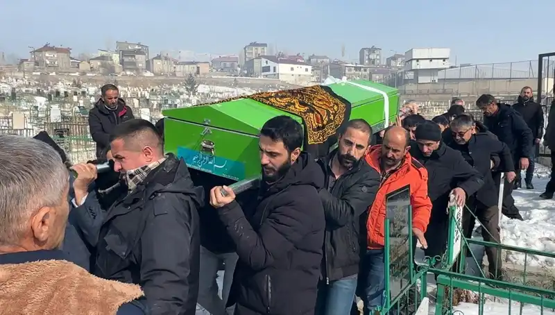 Elektrik Akımına Kapılan Genç Kızın Hayatı Kayıp: Cenaze Töreni Yapıldı