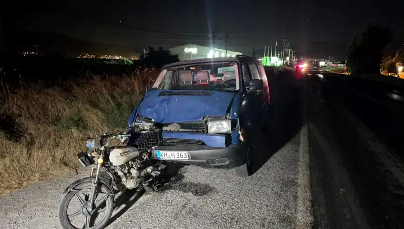 Söke'de Minibüs Motosiklet Çarpışmasında Can Pazarı: 3 Yaralı