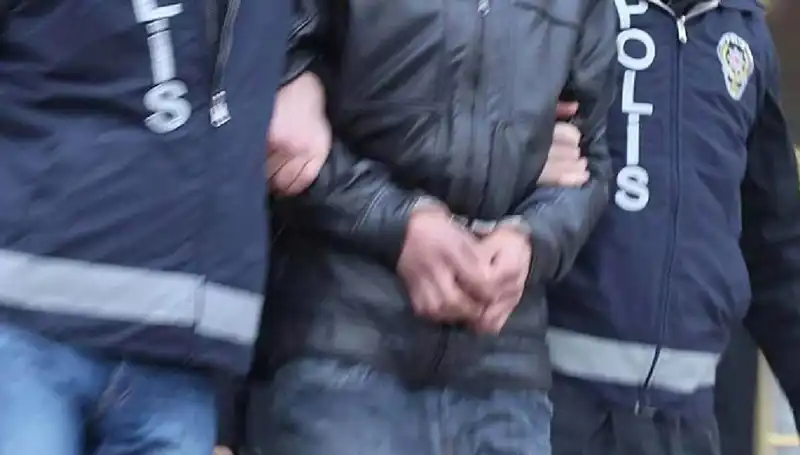 Türkiye Genelinde FETÖ Operasyonları: 30 İlde 65 Gözaltı ve Tutuklama