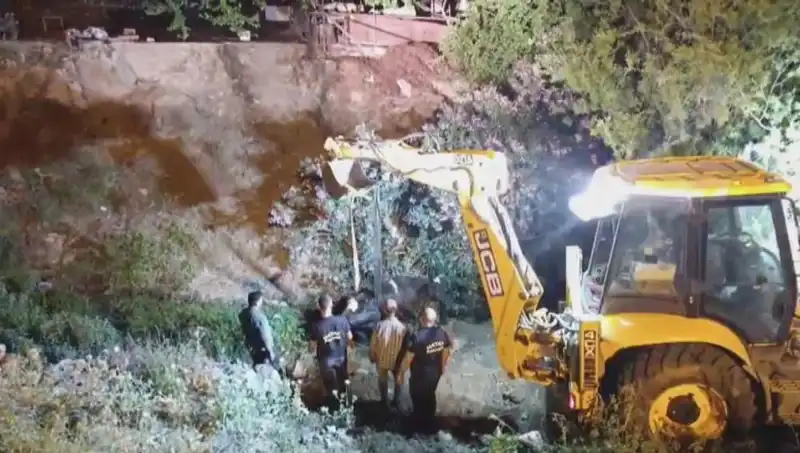 Hatay’da İneğe Kurtarma Operasyonu: Yerel Halkın Yardım Yüreği