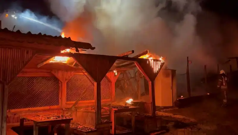 Şile'de Altı Gözleme Restoranı Korkunç Yangınla Yok Oldu