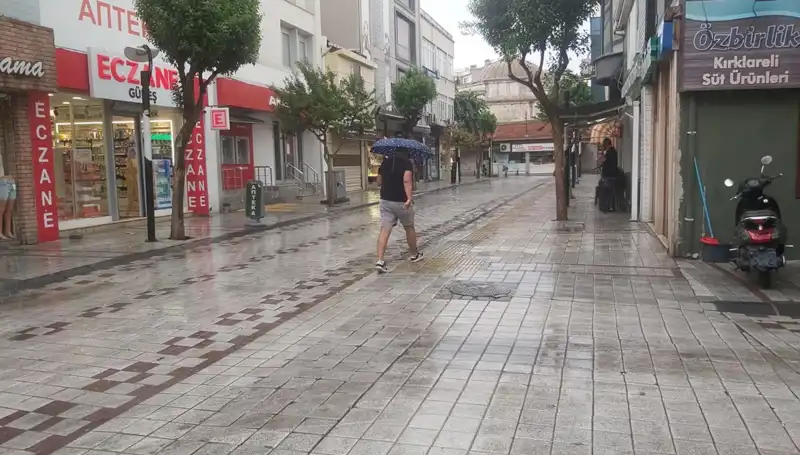 Kırklareli'de Yağmur Alarmı: Şiddetli Sağanak Hayatı Olumsuz Etkiledi