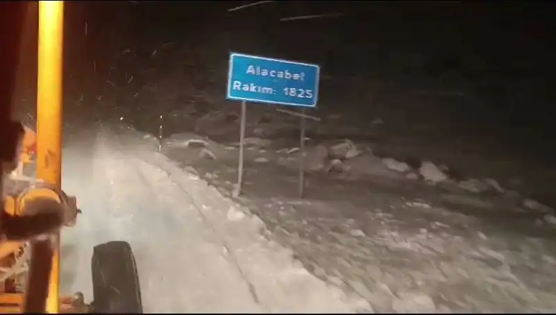 Antalya’da Eşsiz Bir Kar Manzarası: Beklenmeyen Kış Sürprizi!