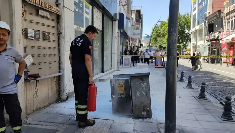 Cadde Ortasında Patlama! Halk Panik Halinde, Olayın Sebebi Ne?