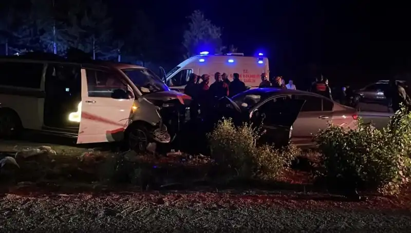 Ters Yön Kazası: Kafa Kafa Çarpışma Sonucu Ölü ve Yaralılar
