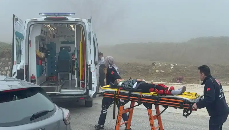 Düzce'de Yoğun Sisin Getirdiği Kaza: 6 Yaralı