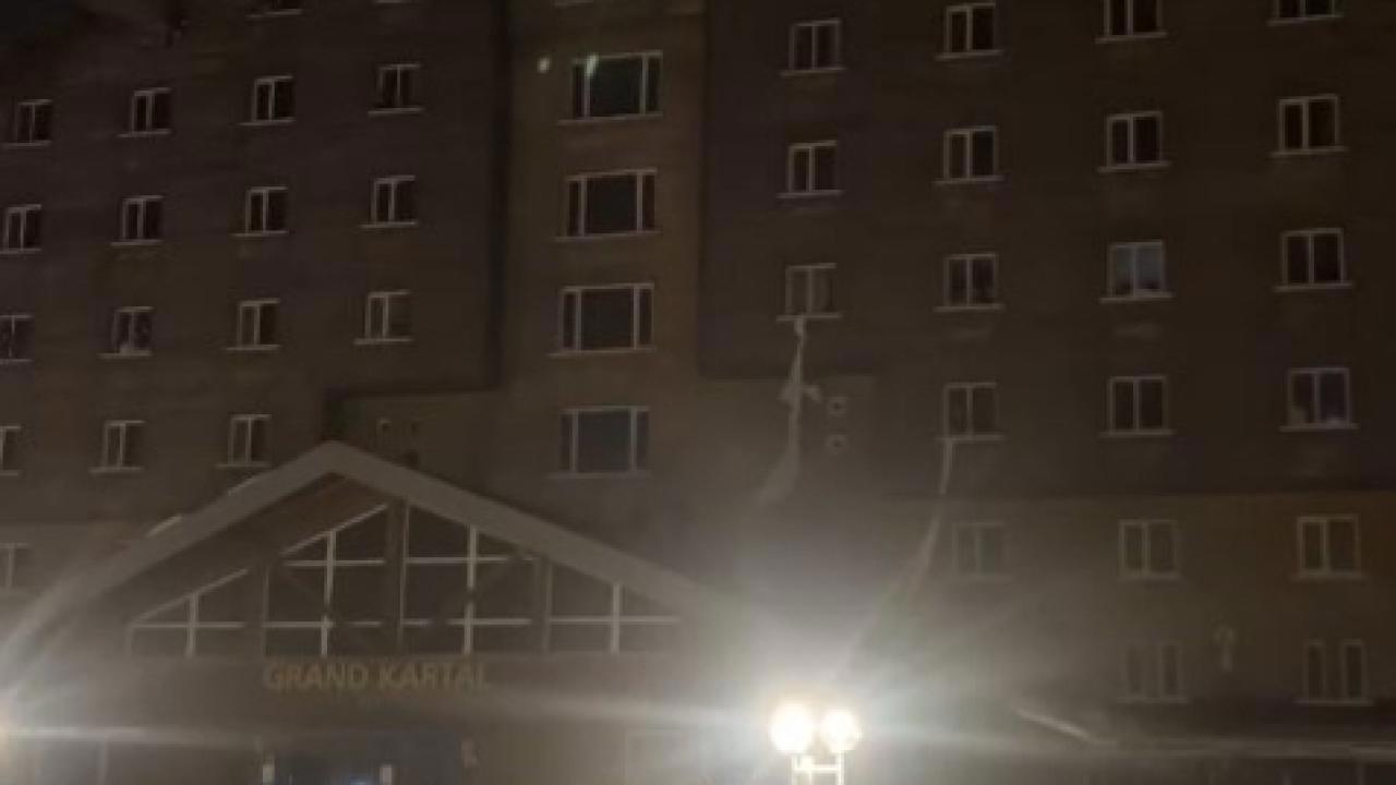 Otel Yangınında Çaresiz Kalmış Misafirler