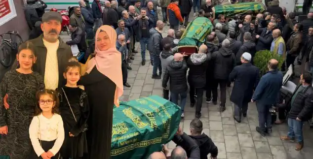 Rize, Strasbourg’da Hayatlarını Kaybeden Kız Kardeşlere Duygusal Bir Veda Töreni Düzenledi