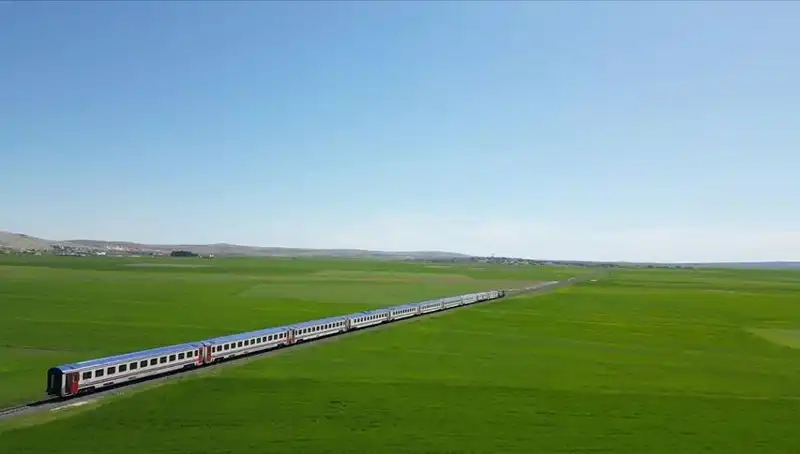 Diyarbakır Ekspresi ile Malatya'ya Unutulmaz Bir Yolculuk Başlıyor