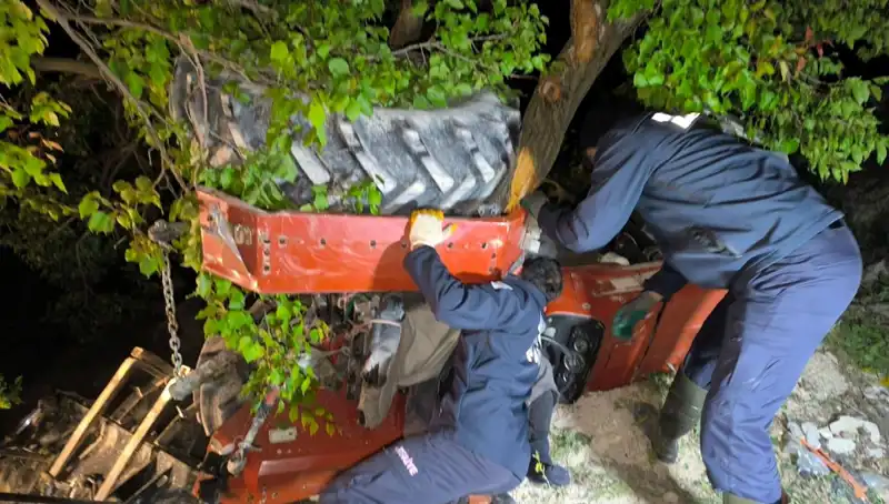 Kontrolden Çıkan Traktör Devrildi: Talihsiz Olayda Sürücü Hayatını Kaybetti
