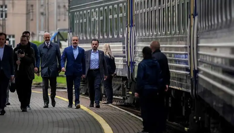 Dışişleri Bakanı Fidan Ukrayna’da Kritik Görüşmeler Gerçekleştirdi