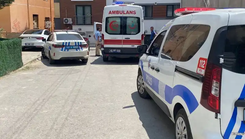 Bıçaklı Kavga: İki Kardeş ve Bir Polis Yaralandı, Olayın Ardında Neler Var?