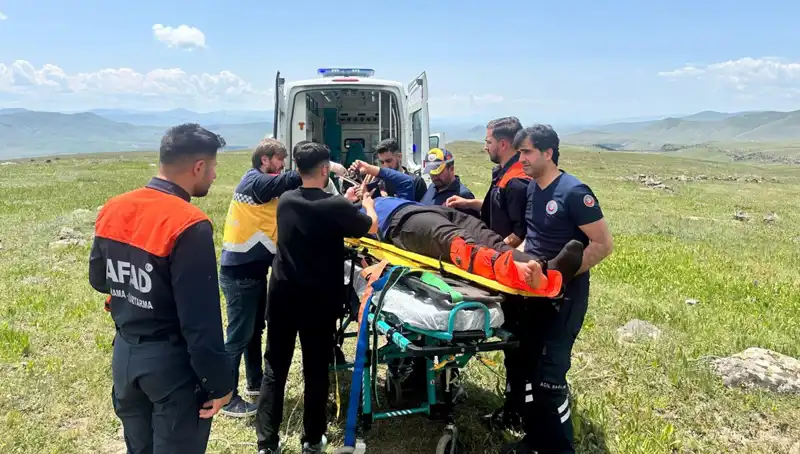 Kayalıkta Düşen Çobana Kurtarma Operasyonu: Ekiplere Zorlu Mücadele