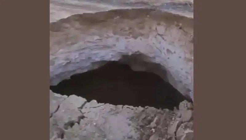 Aksaray’da Beklenmedik Obruk Oluşumu Korkuttu: Araziler Tehlikede!