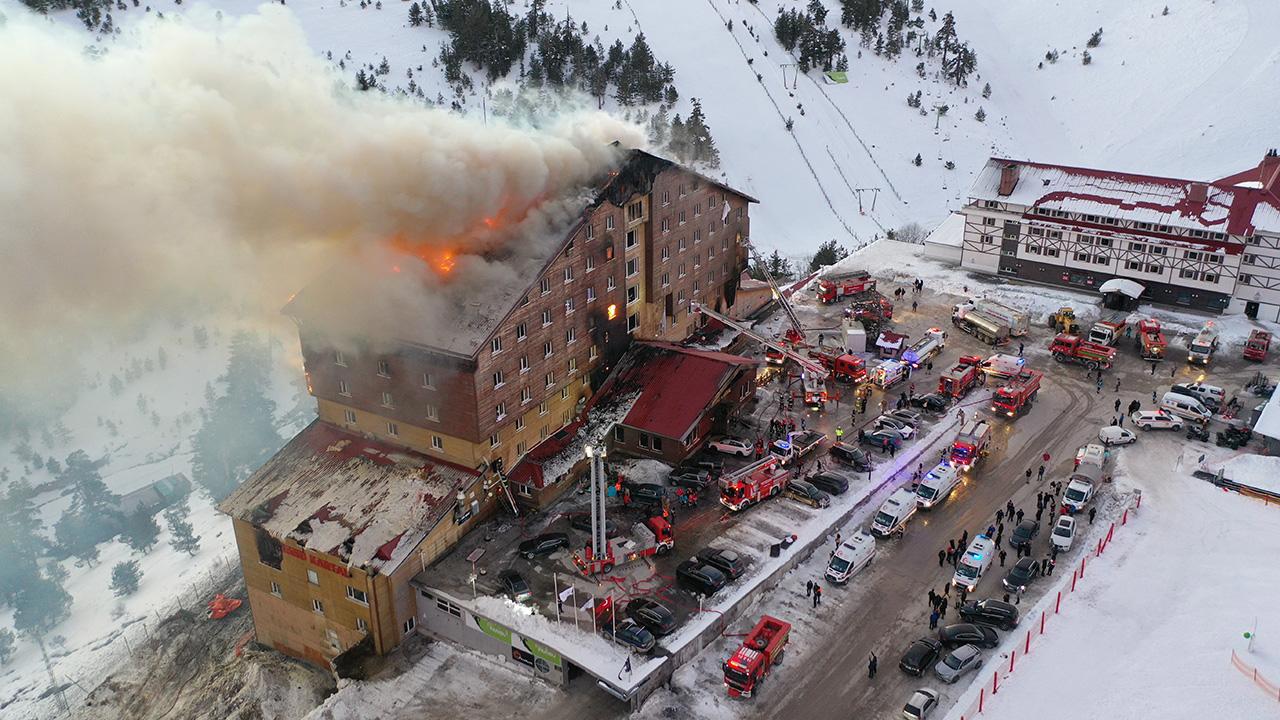 Kartalkaya Kayak Merkezi'nde otel yangınında 10 kişi hayatını kaybetti