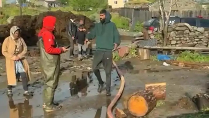 Ardahan'da Aniden Gelen Sağanak, Şehri Sel Bastı
