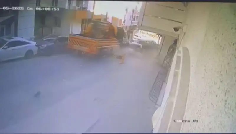 Kontrolden Çıkan Vinç, 23 Araçla Feci Kaza Yaptı