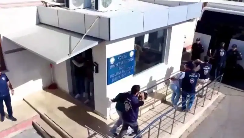 Türkiye Genelinde Dev Dolandırıcılık Operasyonu: 13 Kişi Tutuklandı