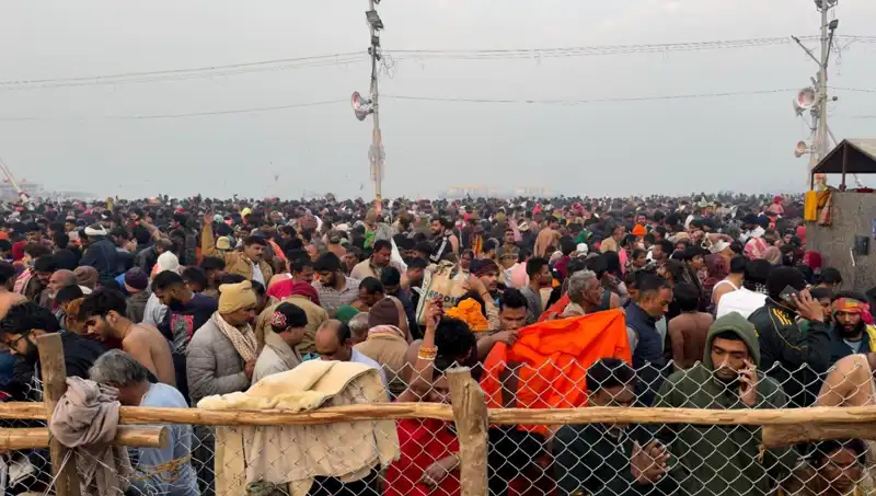 Hindistan'ın Dini Festivalinde Şok İzdiham: Altı Kişi Hayatını Kaybetti