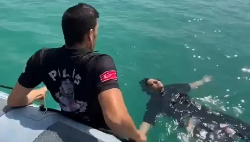 Baraj Gölüne Düşen Kadını Gemi Adamları Kurtardı!