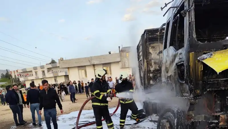Park Halindeki İki TIR Alev Alev Yandı: Yangının Sebebi Ne?