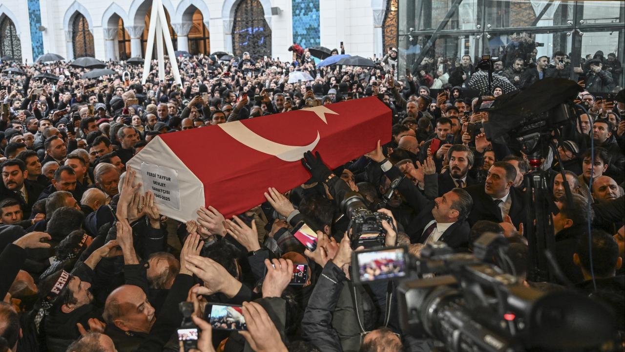 Ferdi Tayfur son yolculuğuna uğurlandı