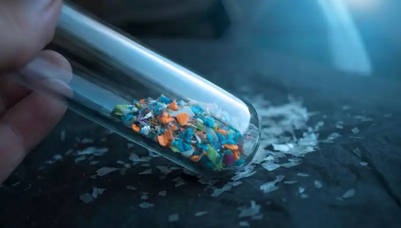 Mikroplastikler İnsan Beynine İnerken, Zihinsel Sağlığımızı Tehdit Ediyor