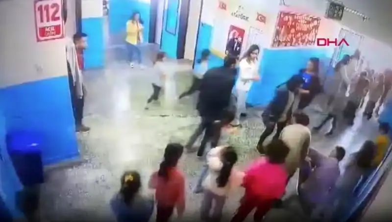 Lise Öğrencisinin Kriz Anını Müdür Yardımcısı Kurtardı!