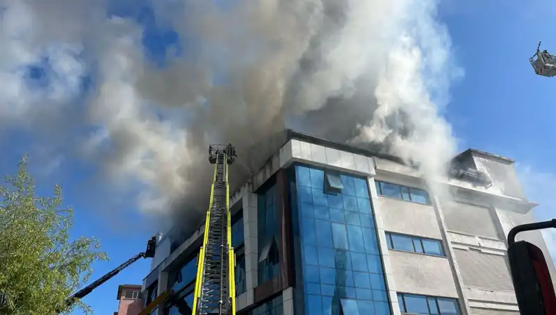 Esenyurt'ta Tekstil Atölyesinde Korkutan Yangın: Nedenleri ve Sonrası