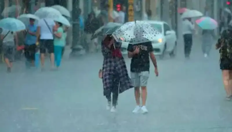 İstanbul'u Bekleyen İki Farklı Hava Olayı: Rüzgar ve Yağmur