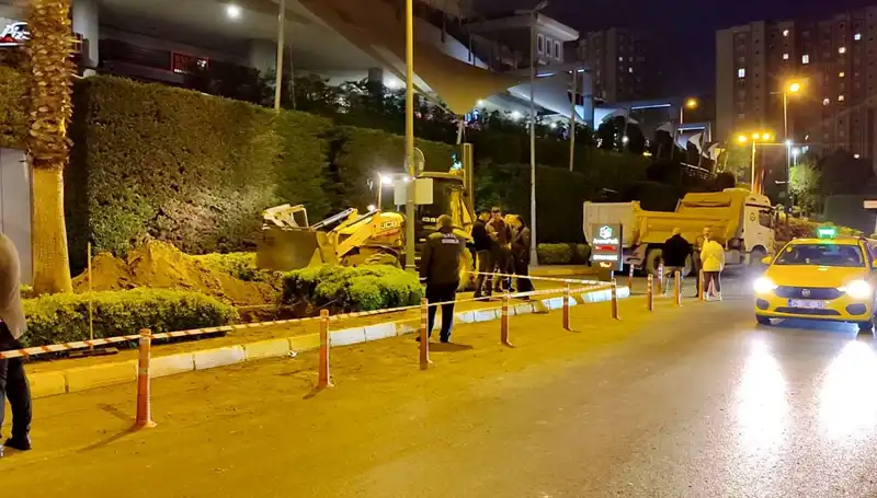 AVM Girişinde Doğalgaz Kaçağı: Panik Ve Güvenlik Önlemleri