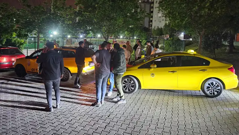 Adana’da Korsan Taksi İddiaları: Taksici Bıçakla Saldırıya Uğradı