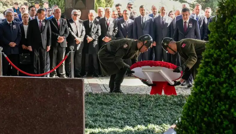 Turgut Özal, Mezarı Başında Anılmanın Heyecanını Yaşadı